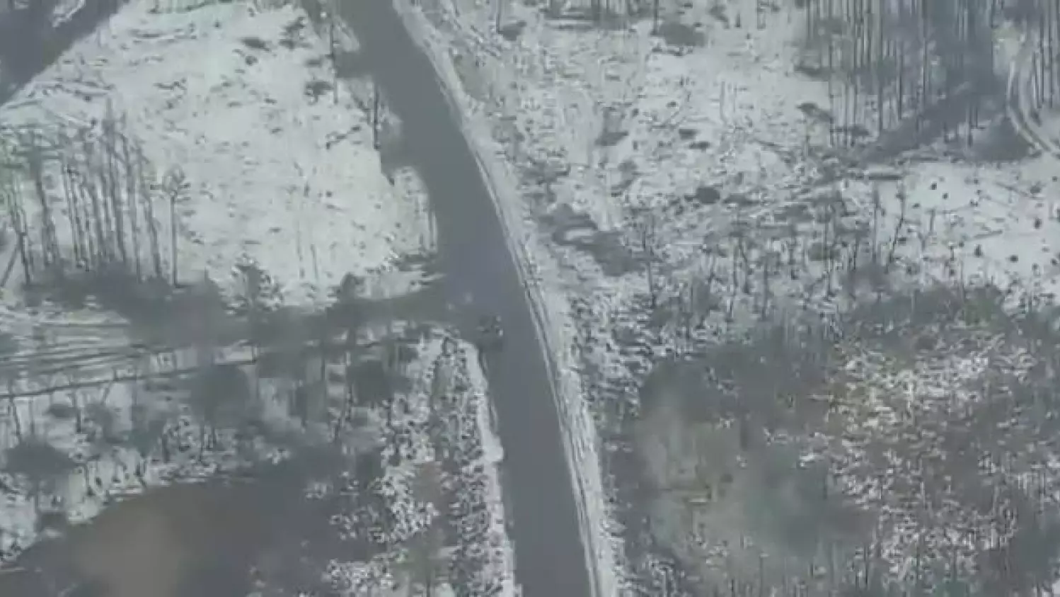 UAV-footage-allegedly-showing-a-Javelin-ATGM-strike-on-a-Russian-tank.-.mp4