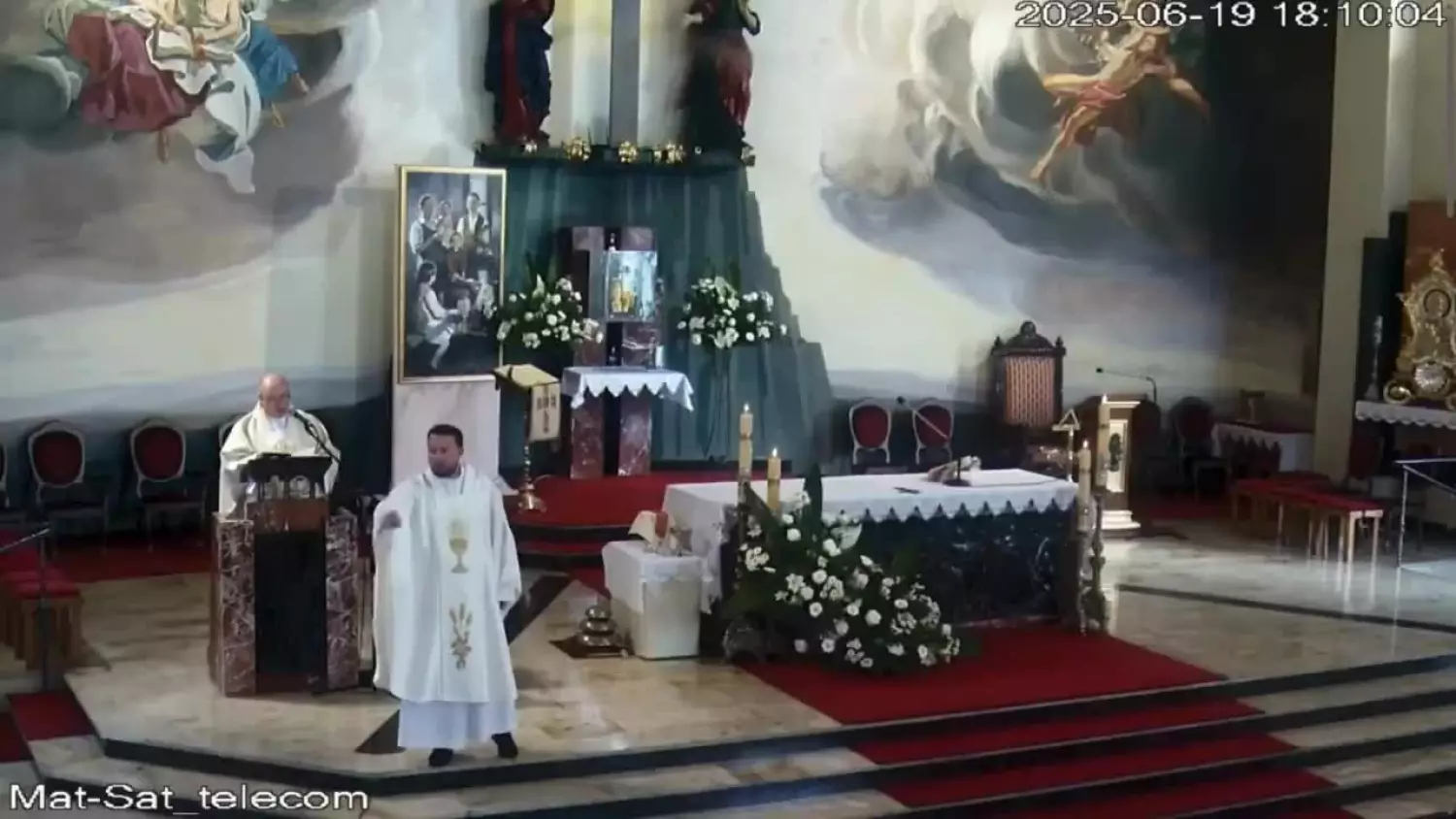 Mężczyzna rzucił butelką w tabernakulum