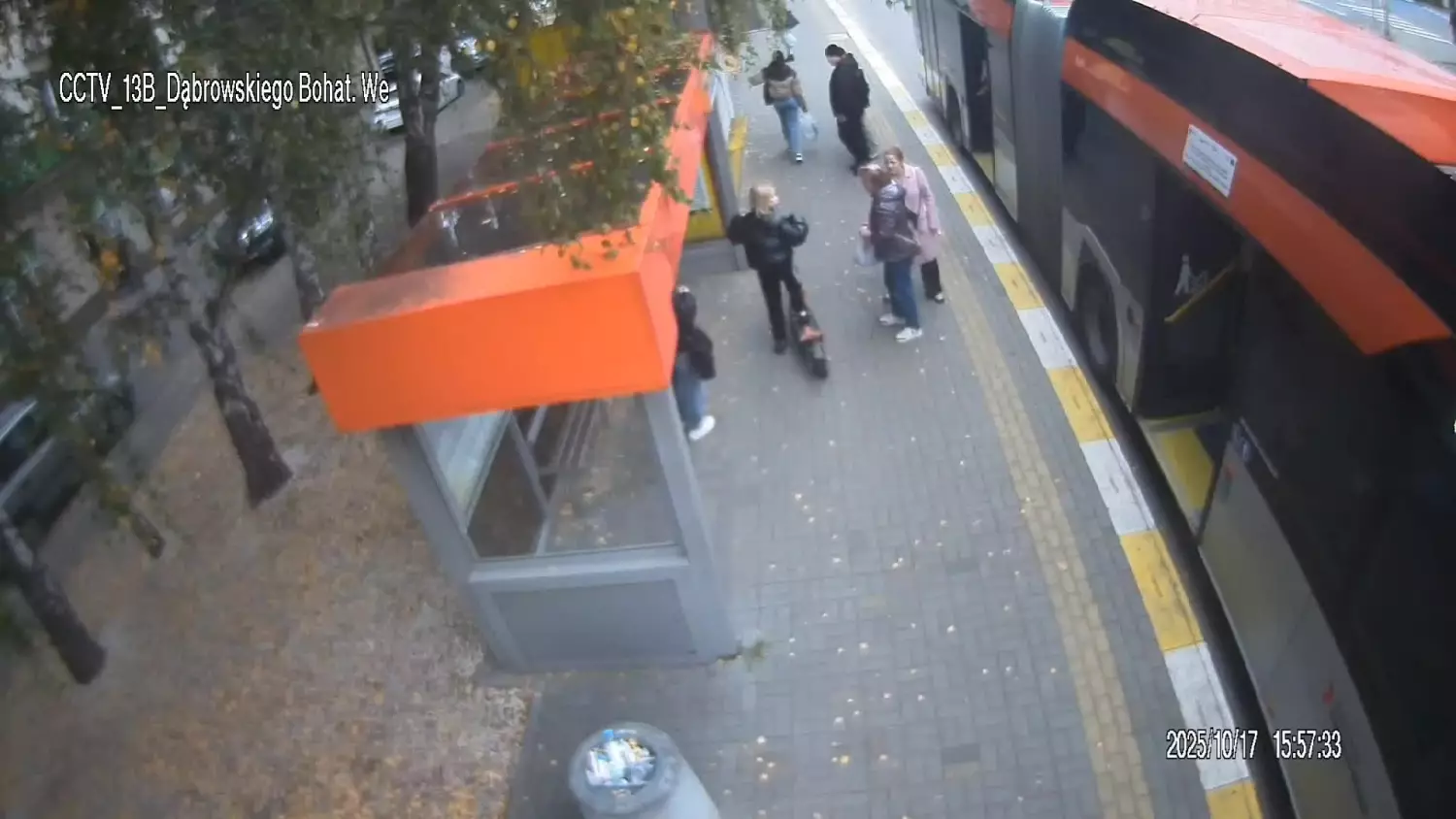 Szukamy kobiety z nagrania - sprawcy kolizji drogowej